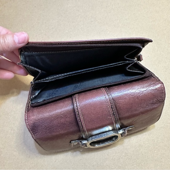 Leather wallet - Picture 4 of 7